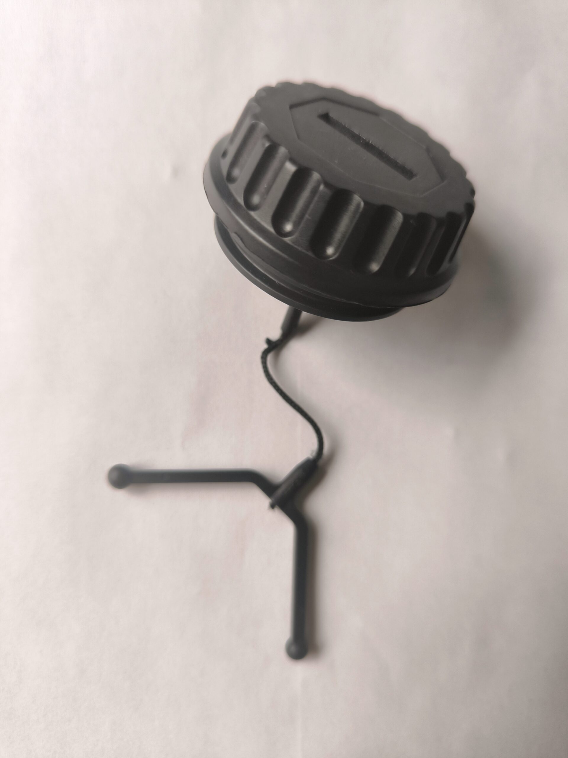 Čep goriva Stihl 064, 066, MS 650, 660